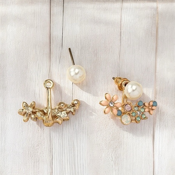New! 14k Gold Plated Floral Rhinestone Faux Pearl Stud Earrings - Picture 2 of 6